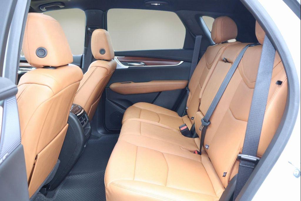 new 2025 Cadillac XT5 car, priced at $55,232