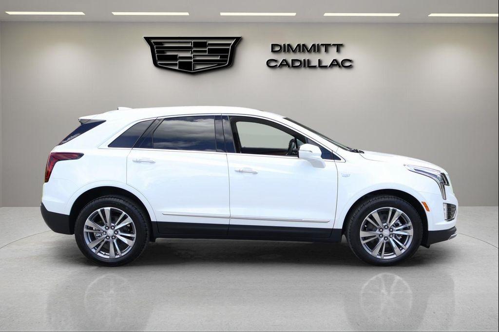 new 2025 Cadillac XT5 car, priced at $55,232