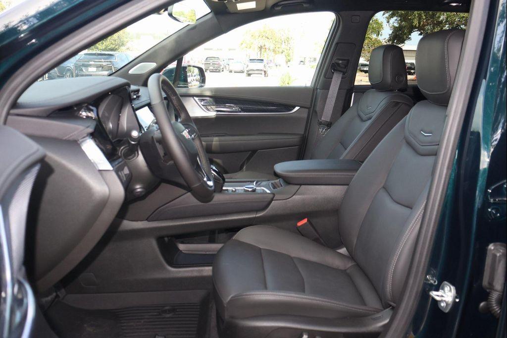 new 2025 Cadillac XT6 car, priced at $55,026