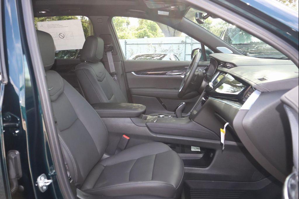 new 2025 Cadillac XT6 car, priced at $55,026