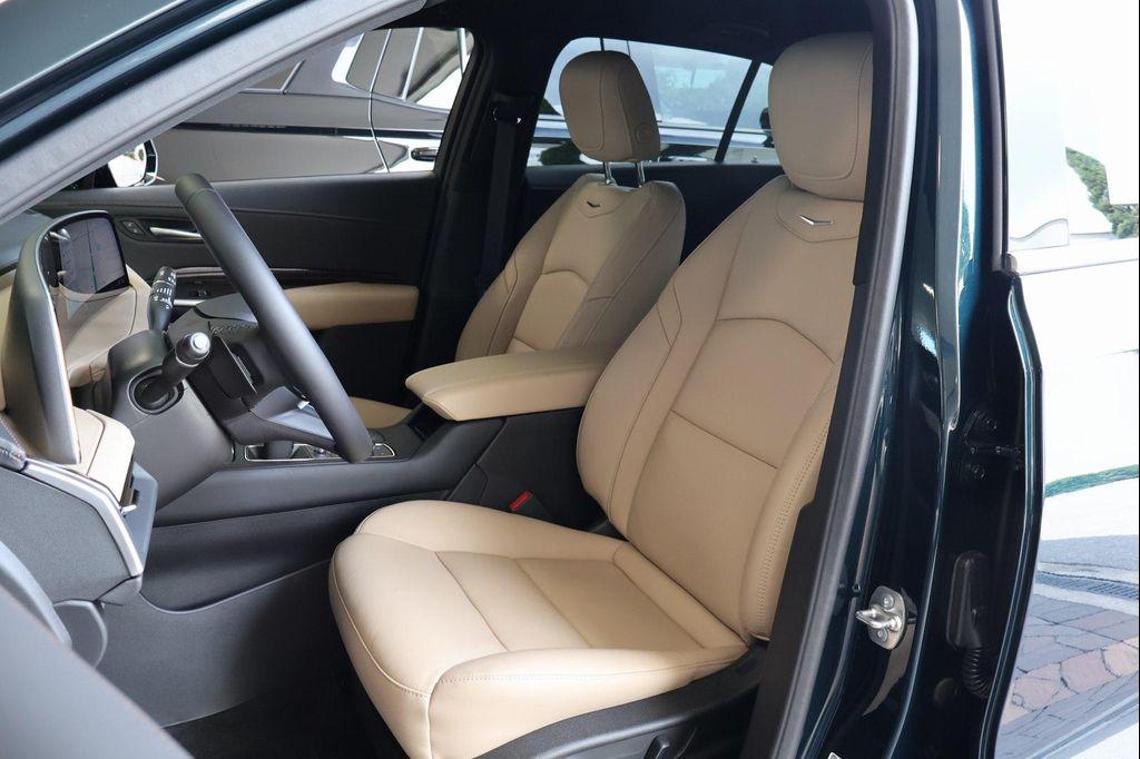 used 2025 Cadillac XT4 car, priced at $44,998