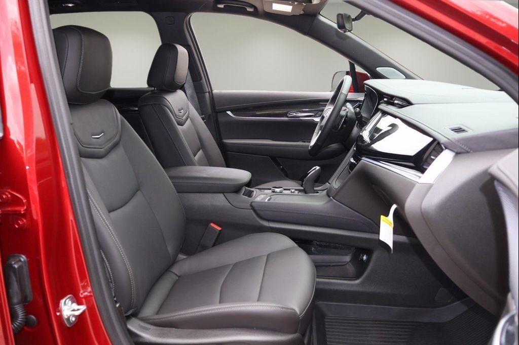 new 2025 Cadillac XT6 car, priced at $64,182