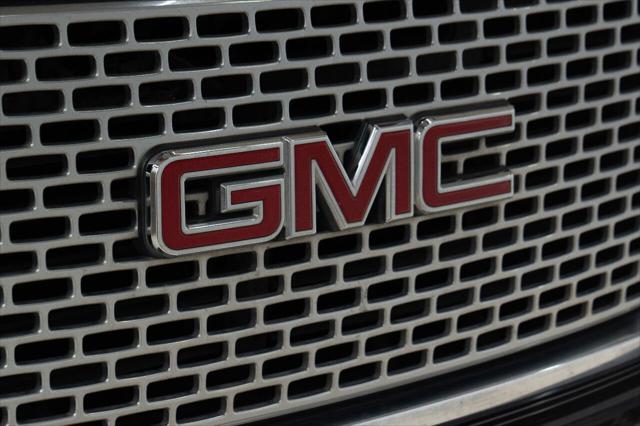 used 2017 GMC Yukon car, priced at $25,999