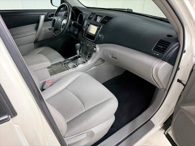 used 2013 Toyota Highlander car, priced at $16,999