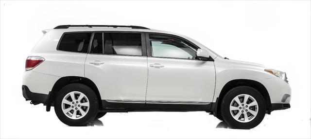 used 2013 Toyota Highlander car, priced at $16,999