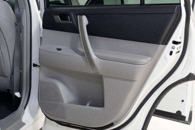 used 2013 Toyota Highlander car, priced at $16,999