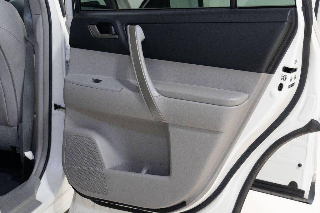 used 2013 Toyota Highlander car, priced at $15,999