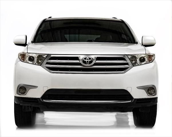 used 2013 Toyota Highlander car, priced at $16,999
