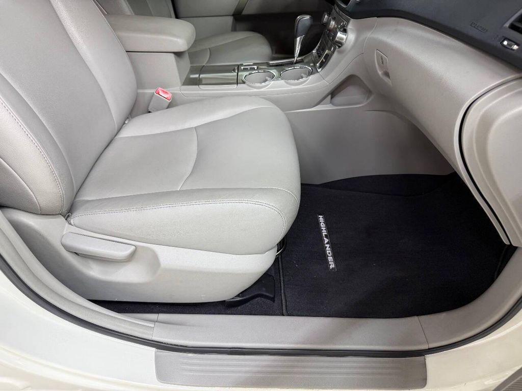 used 2013 Toyota Highlander car, priced at $15,999