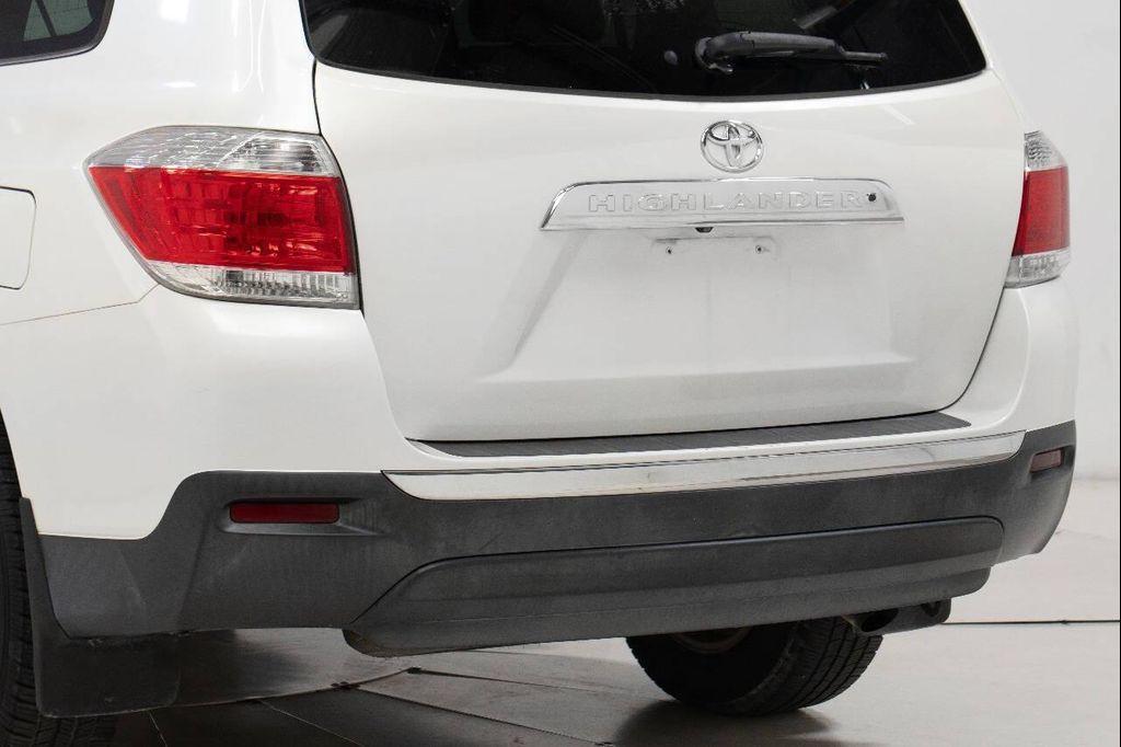 used 2013 Toyota Highlander car, priced at $15,999