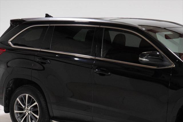 used 2019 Toyota Highlander car, priced at $26,999