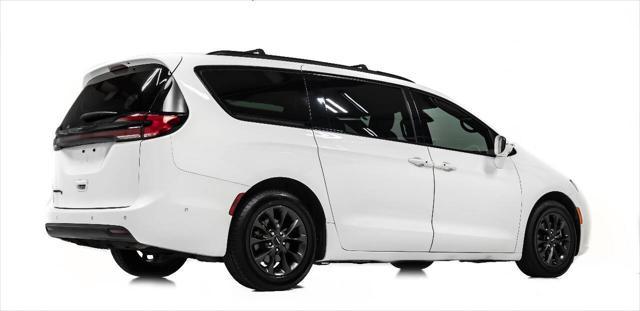 used 2021 Chrysler Pacifica car, priced at $24,999