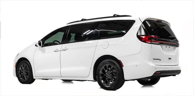 used 2021 Chrysler Pacifica car, priced at $24,999