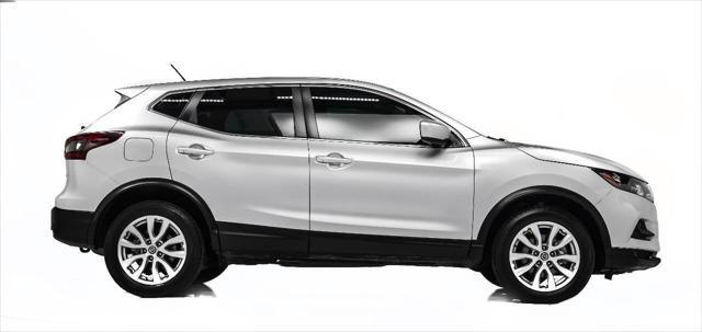 used 2022 Nissan Rogue Sport car, priced at $17,999