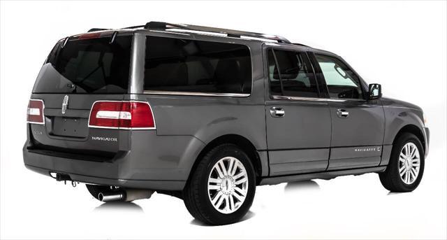 used 2013 Lincoln Navigator car, priced at $12,999