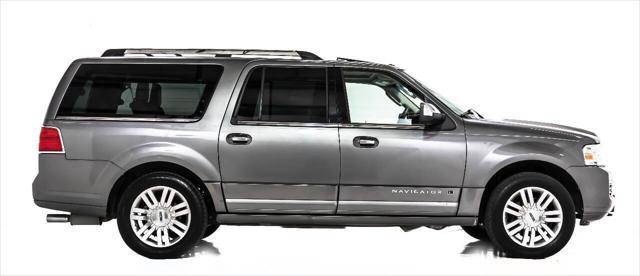 used 2013 Lincoln Navigator car, priced at $12,999