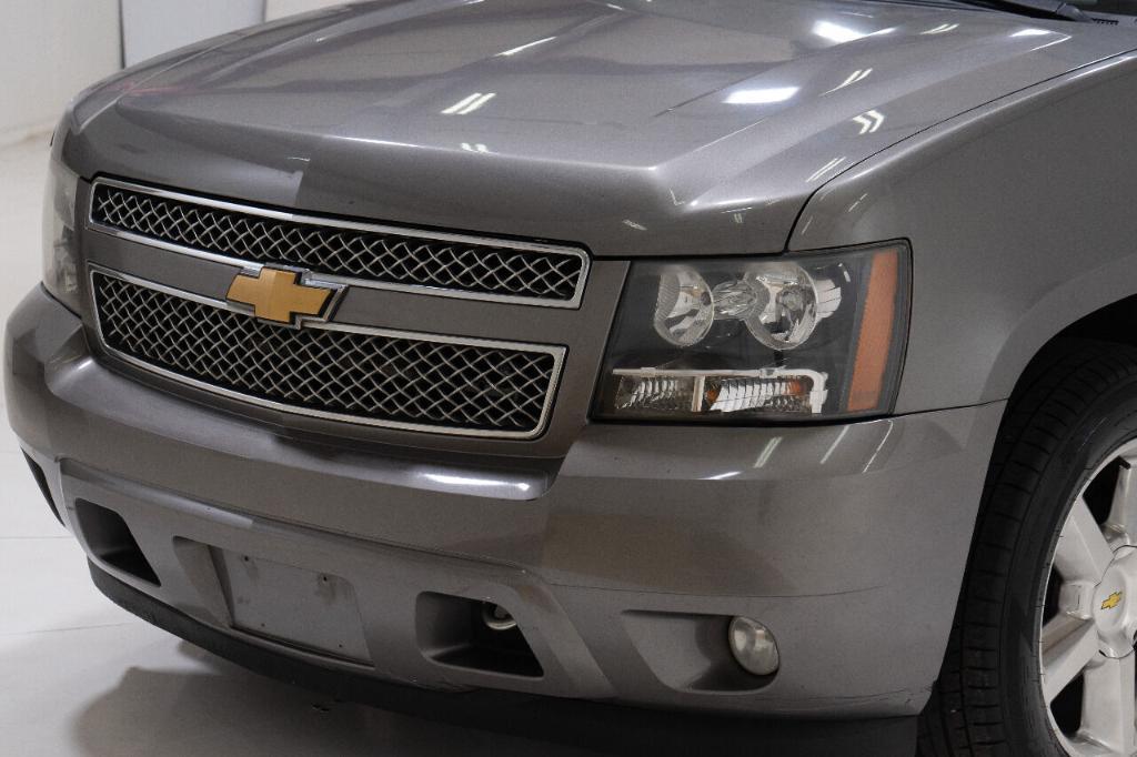 used 2012 Chevrolet Suburban car, priced at $9,999