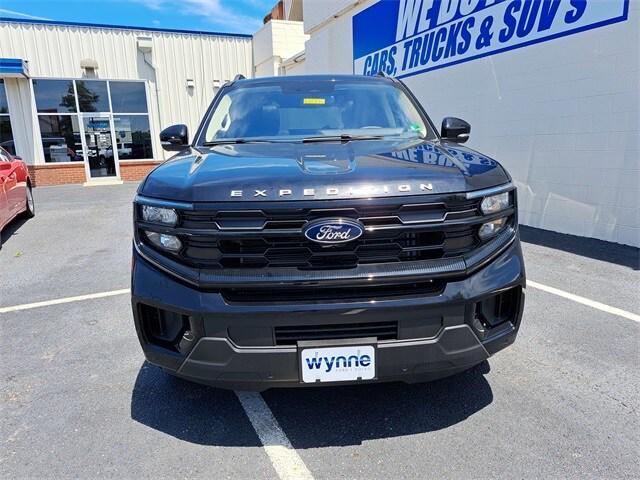 new 2025 Ford Expedition car, priced at $70,910