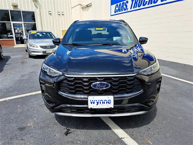 new 2025 Ford Escape car, priced at $25,218