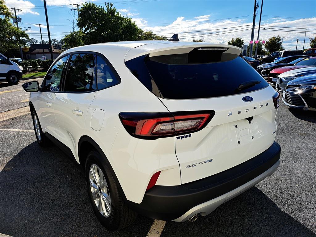 new 2025 Ford Escape car, priced at $27,997