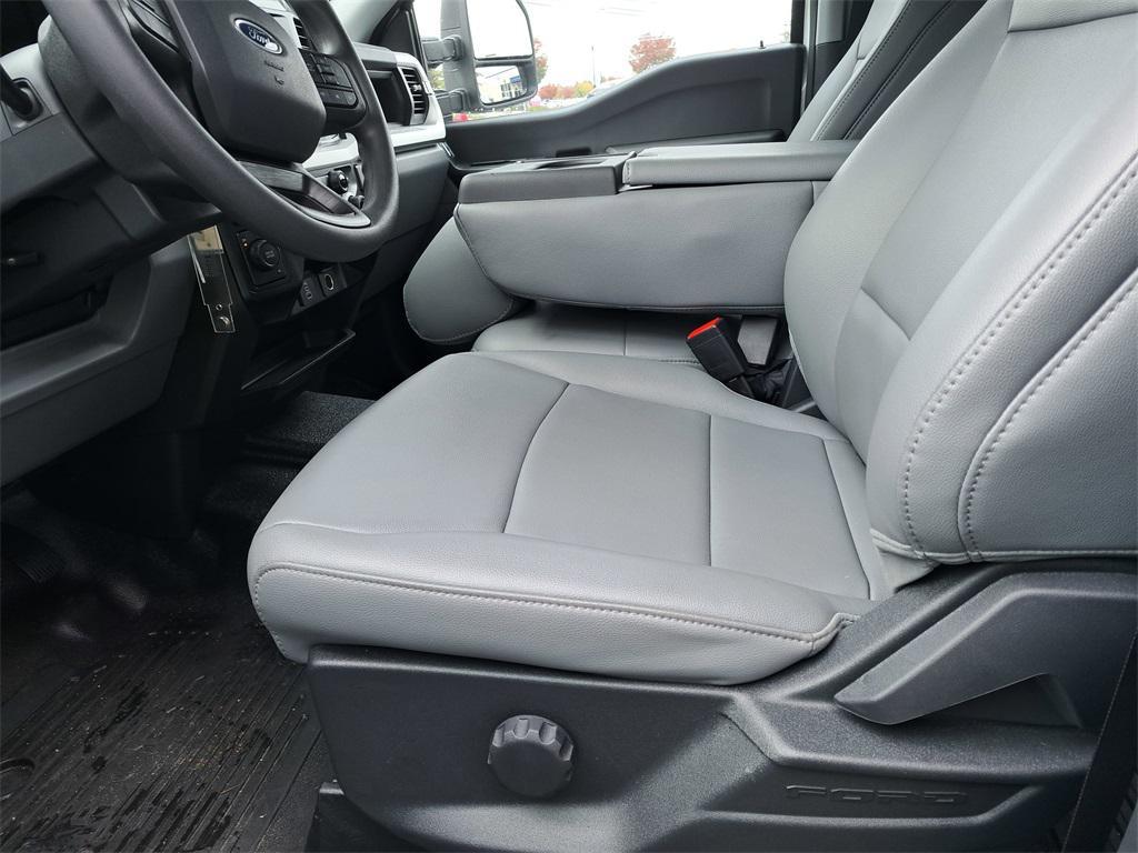 new 2025 Ford F-350 car, priced at $67,036