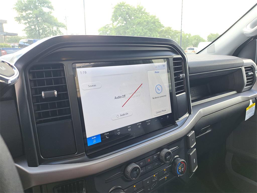 new 2025 Ford F-150 car, priced at $39,290