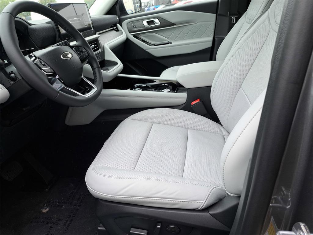 new 2025 Ford Explorer car, priced at $60,300