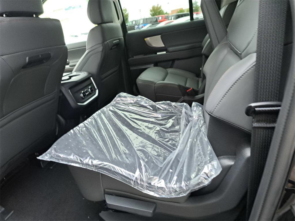 new 2025 Ford Expedition Max car, priced at $75,735