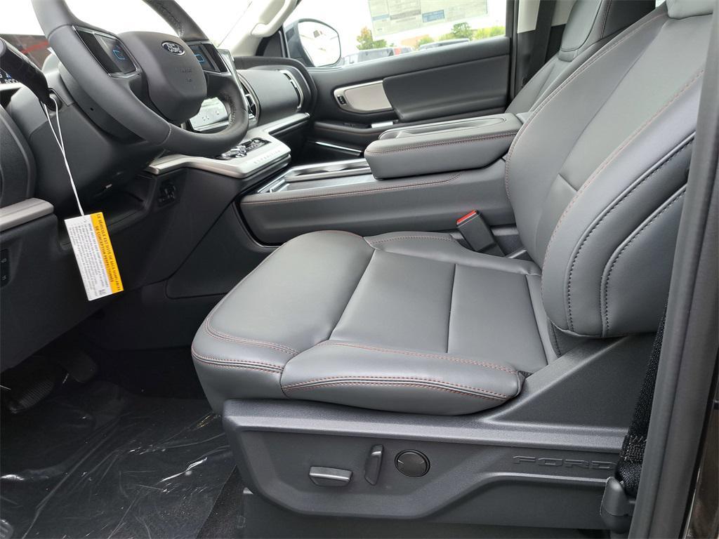 new 2025 Ford Expedition Max car, priced at $75,735