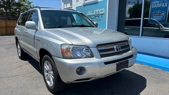 used 2006 Toyota Highlander Hybrid car, priced at $7,500