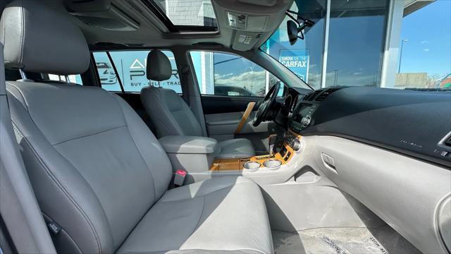 used 2010 Toyota Highlander Hybrid car, priced at $9,500