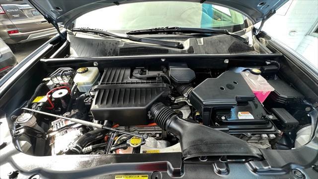 used 2010 Toyota Highlander Hybrid car, priced at $9,500