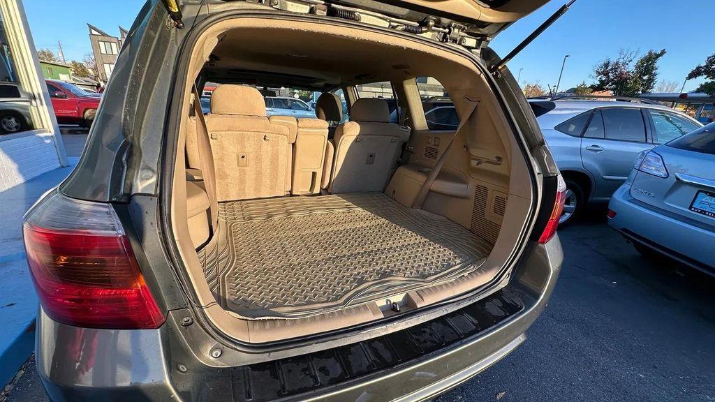 used 2008 Toyota Highlander car, priced at $7,900