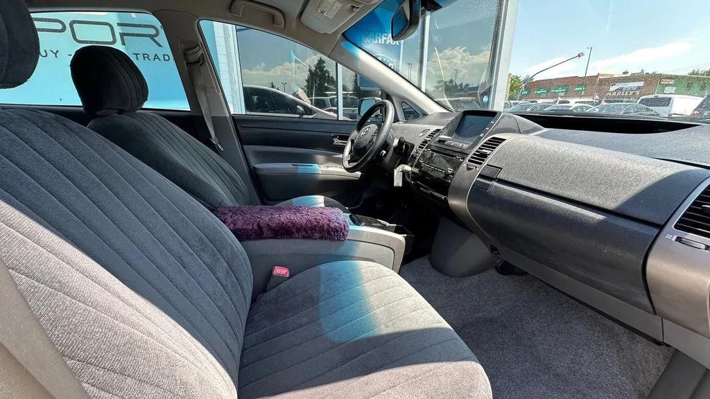 used 2006 Toyota Prius car, priced at $5,500
