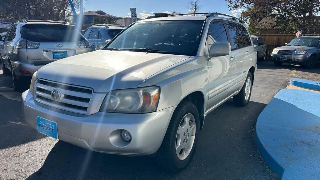 used 2007 Toyota Highlander car, priced at $5,900