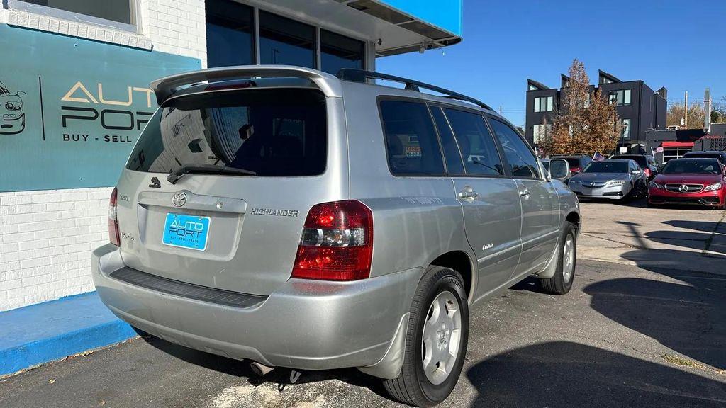 used 2007 Toyota Highlander car, priced at $5,900