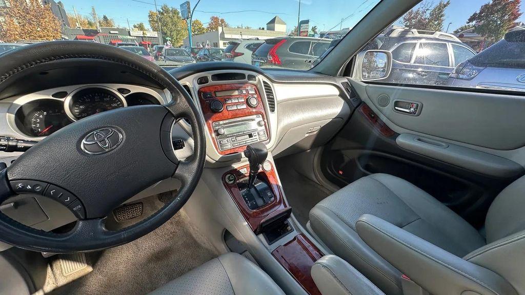 used 2007 Toyota Highlander car, priced at $5,900