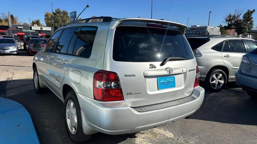 used 2007 Toyota Highlander car, priced at $5,900