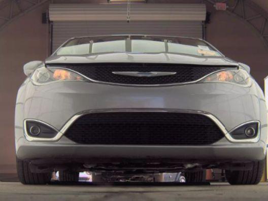 used 2018 Chrysler Pacifica car, priced at $13,995