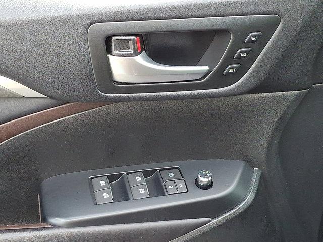 used 2017 Toyota Highlander car, priced at $21,500