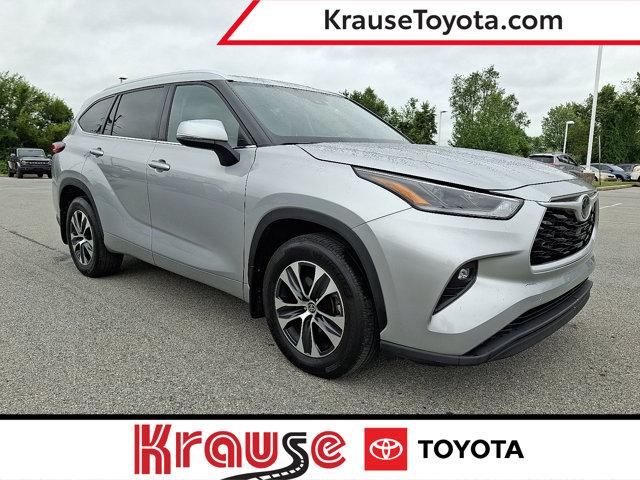used 2021 Toyota Highlander car, priced at $34,000