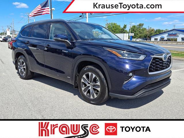 used 2021 Toyota Highlander Hybrid car, priced at $34,500