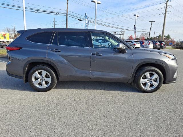 used 2021 Toyota Highlander car, priced at $34,500