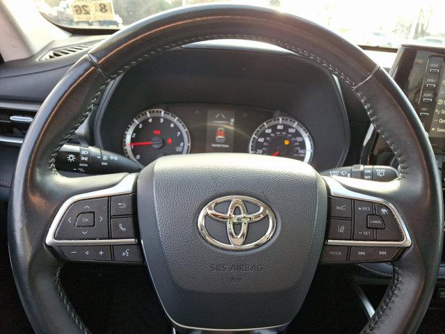 used 2021 Toyota Highlander car, priced at $34,500