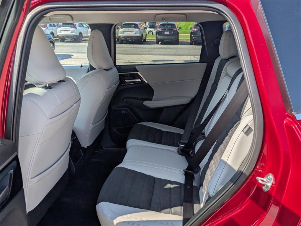 new 2025 Mitsubishi Outlander car, priced at $37,230