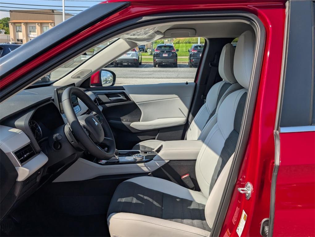 new 2025 Mitsubishi Outlander car, priced at $37,230