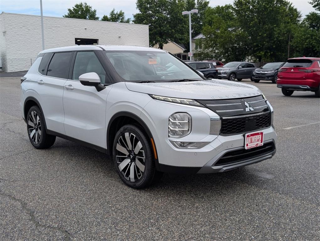 new 2025 Mitsubishi Outlander car, priced at $38,930