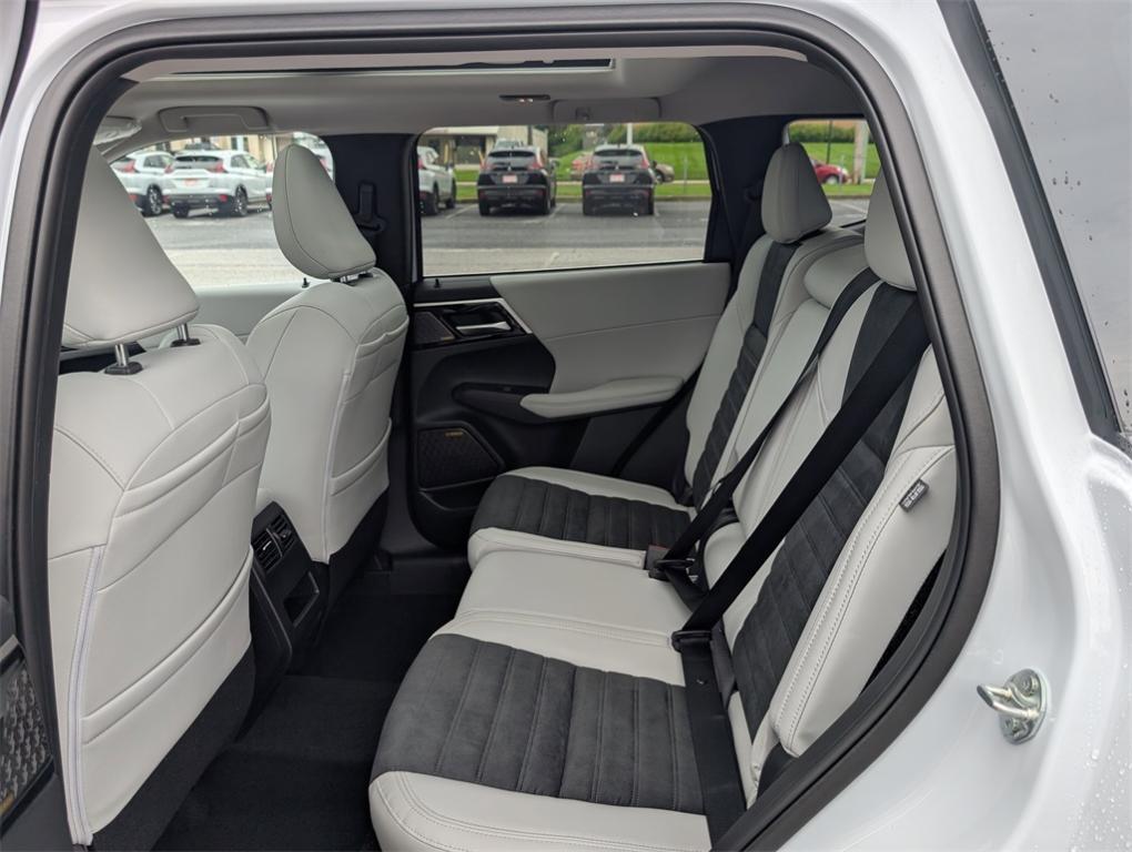 new 2025 Mitsubishi Outlander car, priced at $38,930