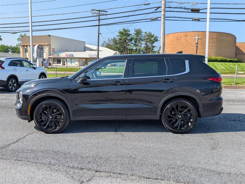 used 2023 Mitsubishi Outlander car, priced at $23,991
