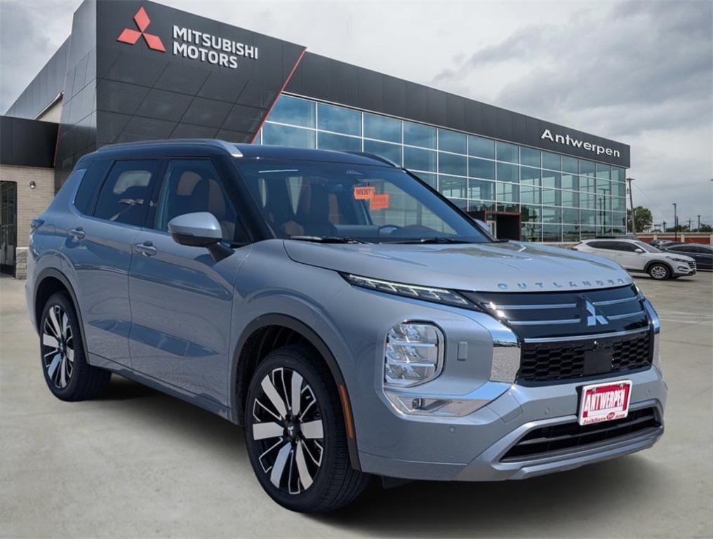 new 2025 Mitsubishi Outlander car, priced at $45,745